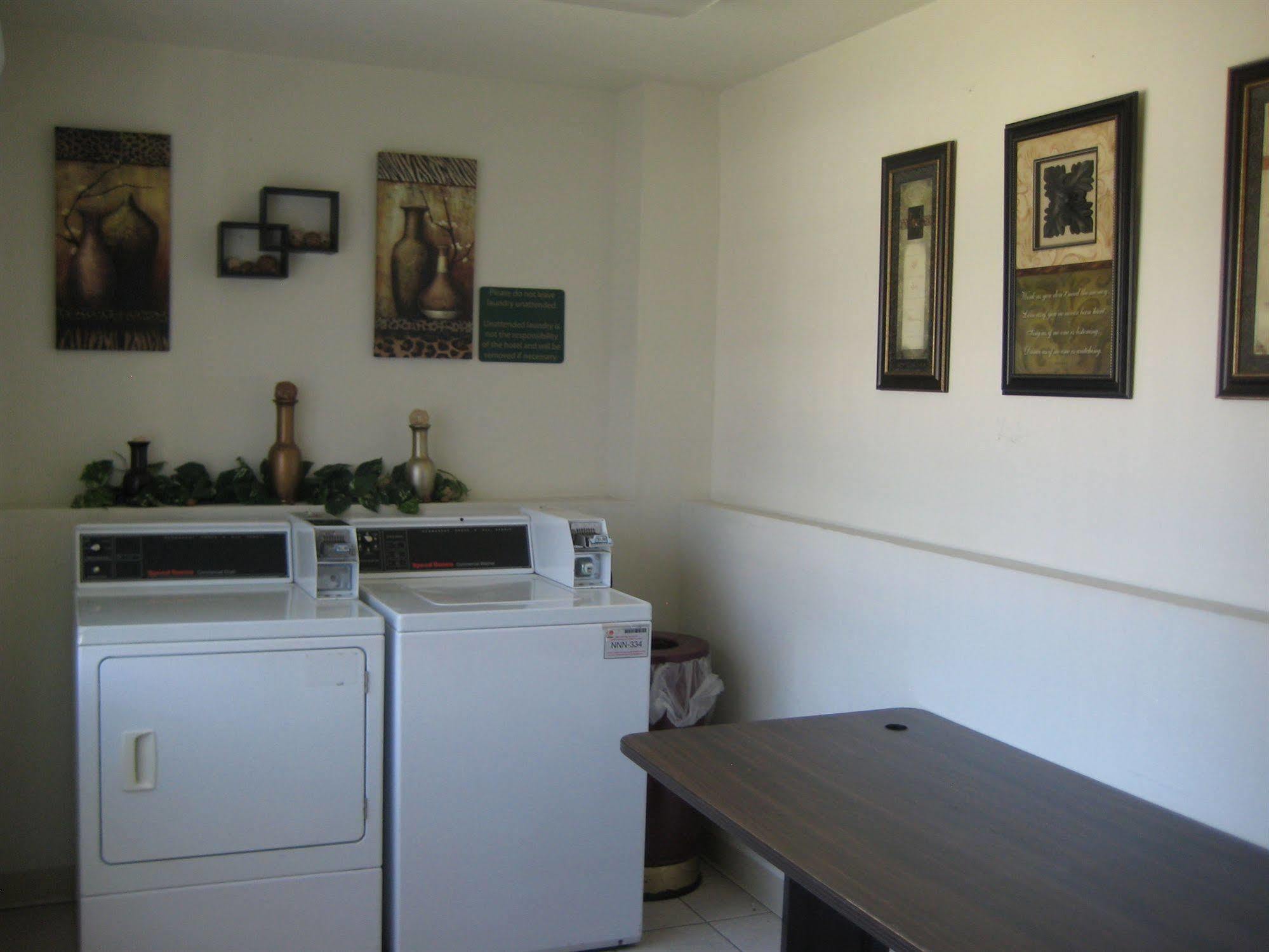 Guesthouse Inn & Suites Λέξινγκτον Εξωτερικό φωτογραφία