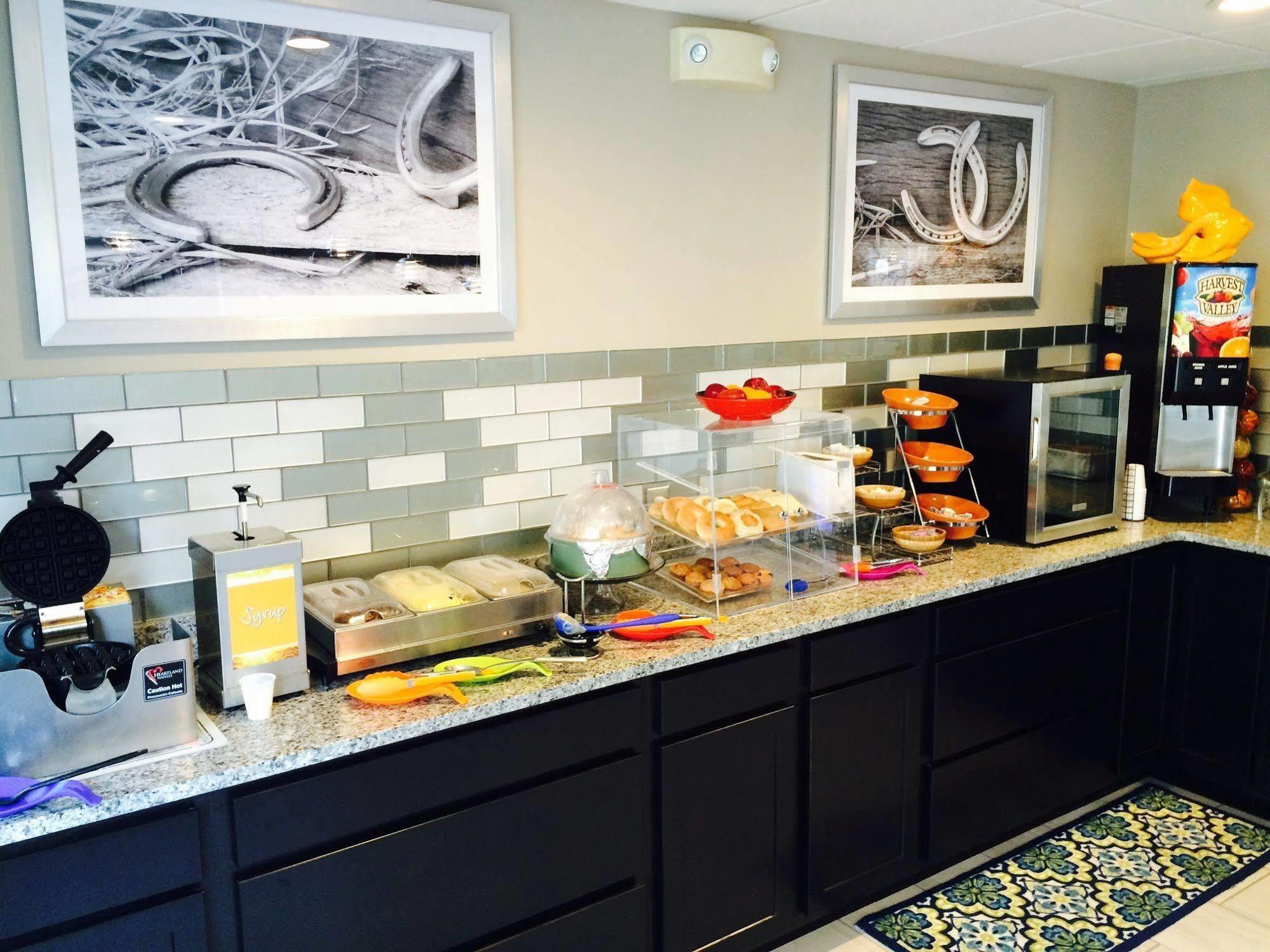 Guesthouse Inn & Suites Λέξινγκτον Εξωτερικό φωτογραφία
