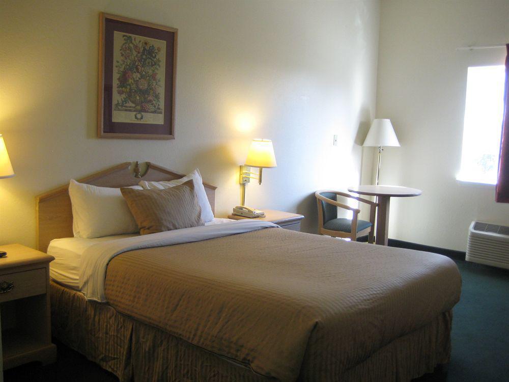 Guesthouse Inn & Suites Λέξινγκτον Εξωτερικό φωτογραφία